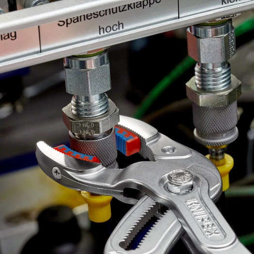 Клещи переставныеавные трубные захватные 10-75мм для сифонов масляных фильтров пластмассовых труб L=250мм пластиковые насадки на губках Cr-V хромированные