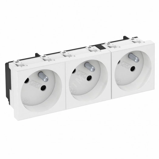 Розетка тройная 33° франц. стандарт, 250 В, 16A (зеленый)