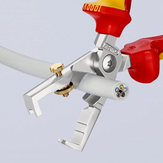 Стриппер-кабелерез STRYX 2-в-1 для одно- много- и тонкожильного кабеля VDE 1000V рез: кабель  15 мм (50 мм) зачистка:  5 мм (10 мм AWG 8) L-180 мм диэлектрический хромированный 2-компонентные рукоятки крепление для страховки блистер KN-1366180TB