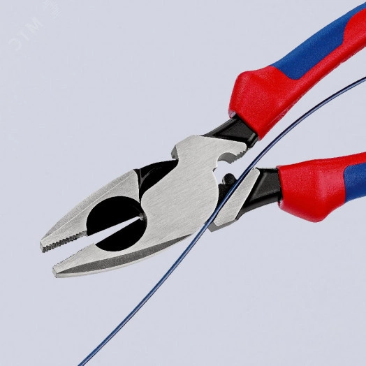 Linemans Pliers плоскогубцы электромонтёра с приспособлением для протяжки кабеля и обжима кабельных наконечников рез: проволока средней твёрдости  46 мм твёрдая проволока  3 мм L-240 мм чёрные 2-компонентные рукоятки крепление для страховки блис