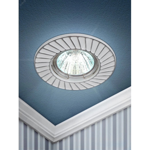 Светильник штампованный MR16,12V/220V, 50W белый/хром ST6 CH/WH  ЭРА