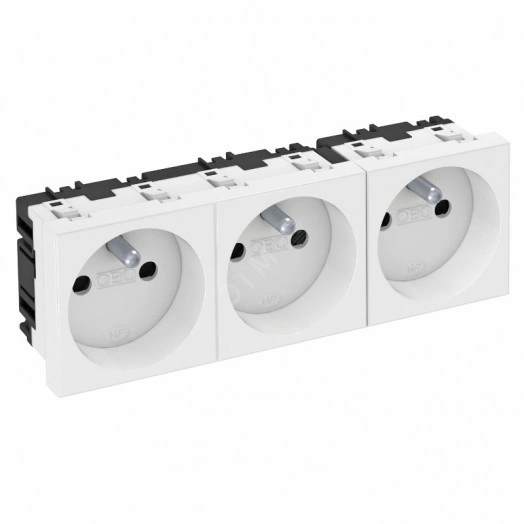 Розетка тройная 0° франц. стандарт, 250 В, 16A (зеленый)