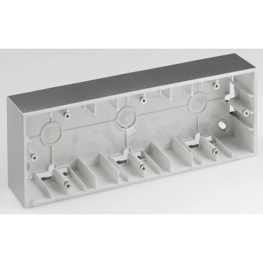 Коробка для наружного монтажа на 3 поста, алюминий