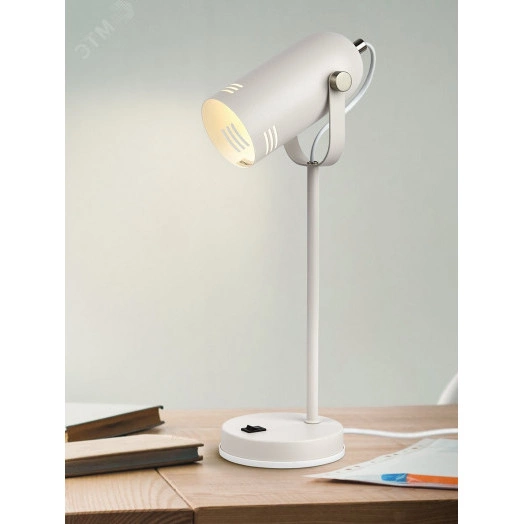 Настольный светильник N-117-Е27-40W-W белый (12/48) ЭРА