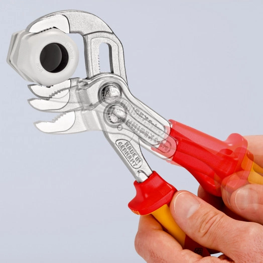 Клещи переставные COBRA сантехнические с фиксатором VDE 1000V 50 мм (2) под ключ 46 мм L-250 мм диэлектрические Cr-V хромированные 2-компонентные рукоятки блистер KN-8726250SB