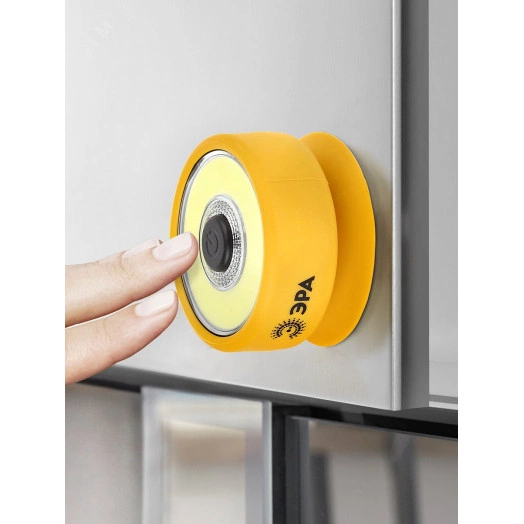 Фонарик карманный на батарейках 3хААА, ударопрочный, съемная присоска-чехол RB-703 Практик ЭРА