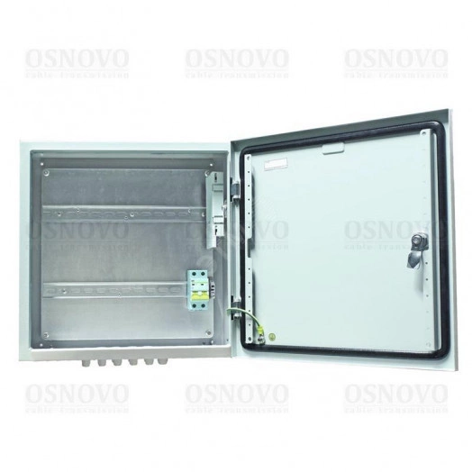 Станция уличная с оптическим кроссом. Встроенные DIN-рейки верхняя - 310мм, нижняя - 250мм.