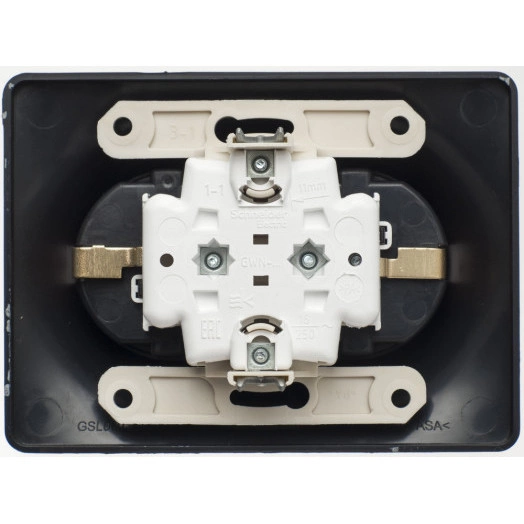 GLOSSA Розетка двойная с заземлением со шторками шоколад в сборе