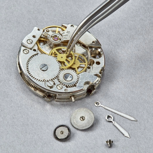 Пинцет захватный прецизионный особо тонкие серповидные губки под 45° L-120 мм хромоникелевая нержавеющая сталь антимагнитный кислотостойкий KN-923229