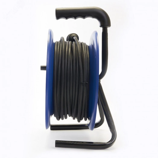 Удлинитель на катушке металл 4 гнезда PRF02-41-30 с/з 3*2,5, синий, 30м ,серия Professional