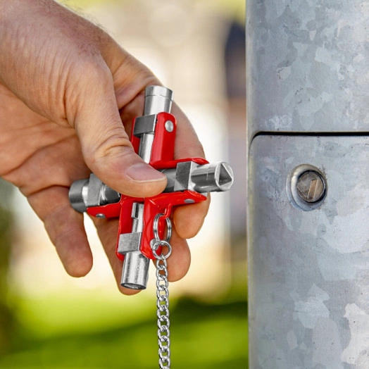 Универсальный 4-лучевой крестовой ключ для стандартных шкафов и систем запирания оцинкованный L-90 мм KN-001106