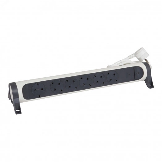 Удлинитель с поворотным основанием, индикацией потребляемой мощности и защитой от перегрузки серии  Комфорт  6 x 2К+З с кабелем 1,5 м., цвет: бело-черный