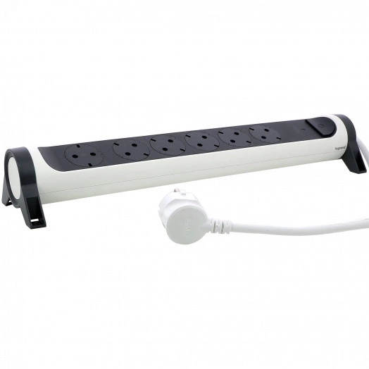 Удлинитель с поворотным основанием, индикацией потребляемой мощности и защитой от перегрузки серии  Комфорт  6 x 2К+З с кабелем 1,5 м., цвет: бело-черный