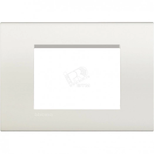 LivingLight Рамка прямоугольная 3 поста Белый