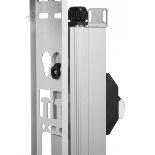 Блок розеток вертикальный, мониторинг, измерение, 3 фазы 16А, 24C13, 6C19, 1420 мм, вх IEC 309, шнур 3м