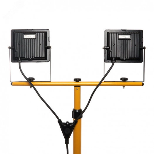 Прожекторы светодиодные ДО-2х50 на штативе 6400К 9000Лм IP65