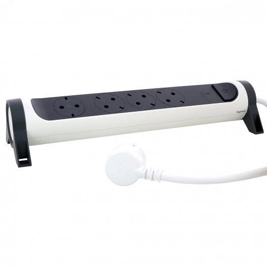 Удлинитель с поворотным основанием, индикацией потребляемой мощности и защитой от перегрузки серии  Комфорт  4 x 2К+З с кабелем 1,5 м., цвет: бело-черный