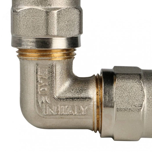 Угольник 16 для металлопластиковых труб, винтовой