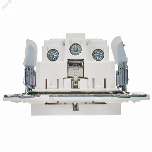 SKANDY Розетка с заземлением без защитных шторок 16А SK-R05W арктический белый IEK