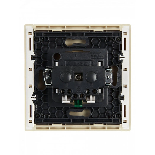 FORTE&PIANO Розетка 1-местная с заземлением с защитными шторками безвинтовое крепление 16А FP413 ваниль IEK