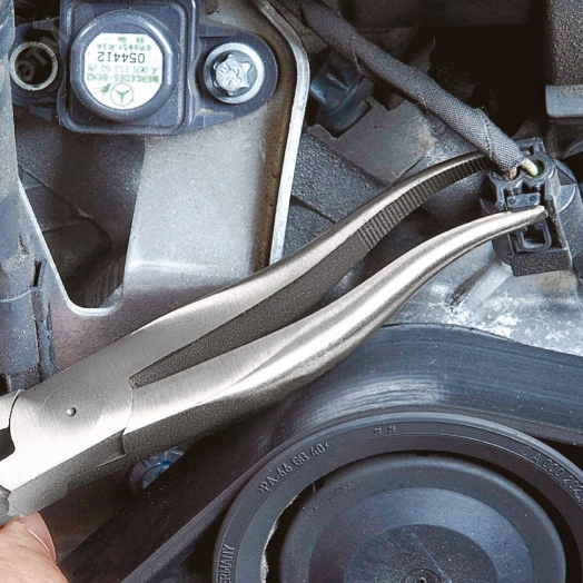 Плоскогубцы механика плоскокруглые изогнутые губки с крестовой насечкой L-200 мм чёрные обливные рукоятки