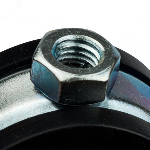 Хомут для труб с гайкой 1' (32-37)