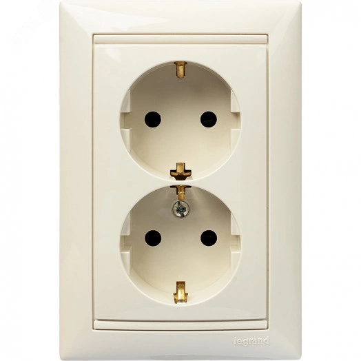 VALENA Розетка двойная с заземлением со шторками слоновая кость