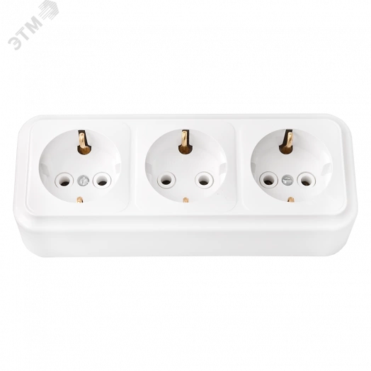 Беларусь Розетка тройная с заземлением наружная