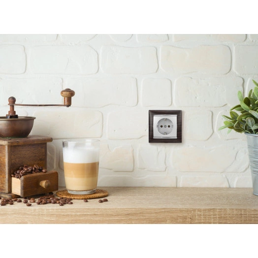 VALENA Розетка с заземлением в рамку алюминий