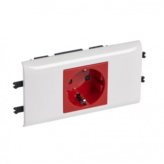 Розетка 2К+3 с заземлением и блокировкой немецкий стандарт красная