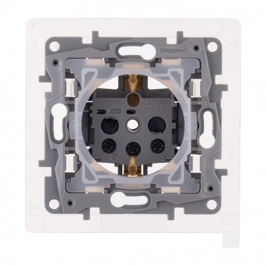 Розетка с заземлением IP44 - Legrand Etika - со шторками с защитной крышкой 16А 250В винтовые зажимы - слоновая кость