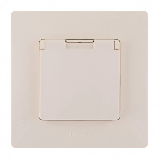 Розетка с заземлением IP44 - Legrand Etika - со шторками с защитной крышкой 16А 250В винтовые зажимы - слоновая кость
