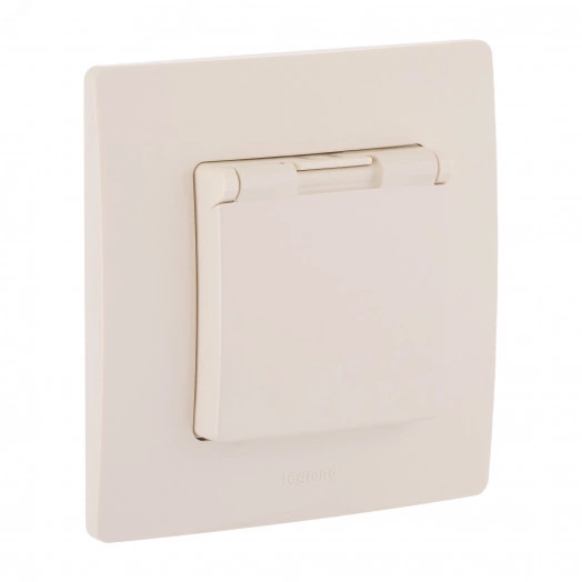 Розетка с заземлением IP44 - Legrand Etika - со шторками с защитной крышкой 16А 250В винтовые зажимы - слоновая кость