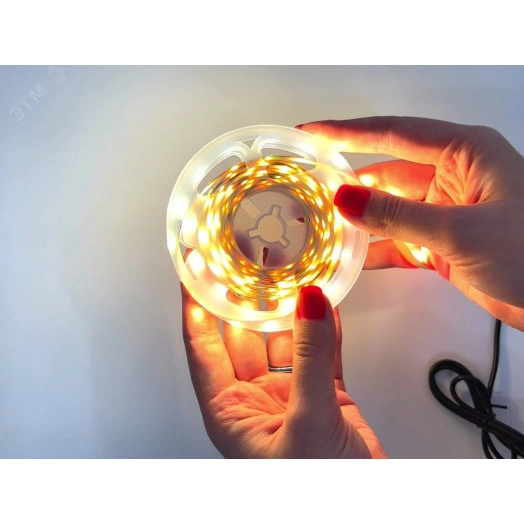 Комплект светодиодной ленты ULS-Q721 2835-60LED-m-IP20-25M-WW RRP24C00  25м IP20 Теплый белый свет Адаптер 24Вт TM Volpe