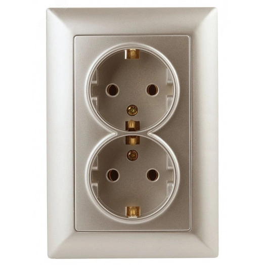 Розетка Intro Solo 4-208-04 с заземлением двойная 2X2P+E Schuko со шторками, 16А-250В, IP20, СУ, шампань