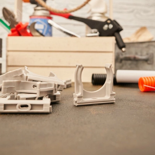 Крепеж-клипса для трубы 25 мм серая (10 шт./уп.), REXANT