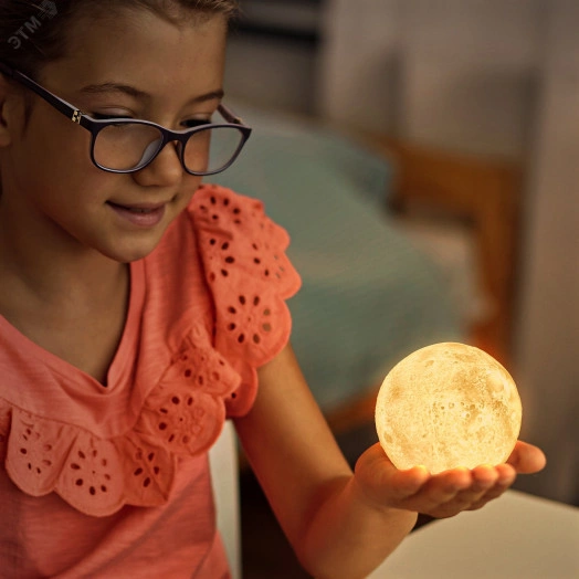 Настольный светильник NLED-490-1W-W белый (12/48/480) ЭРА