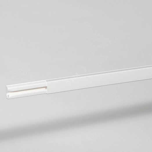 DLPlus Миниплинтус 32x12.5 3м без центральной перегородки