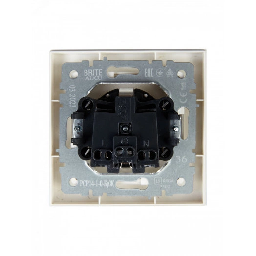 BRITE Розетка 1 пост с заземлением с защитными шторками 16А в сборе РСР14-1-0-БрЖ жемчуг IEK