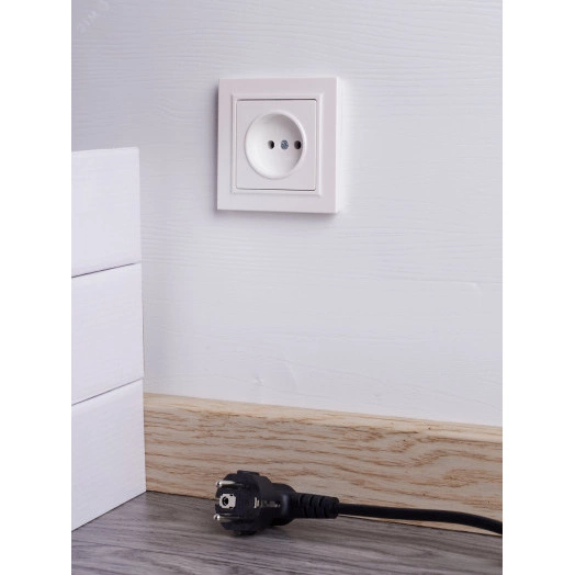 BRITE Розетка 1 пост без заземления без защитных шторок 10А в сборе РСР10-1-0-БрЖ жемчуг IEK