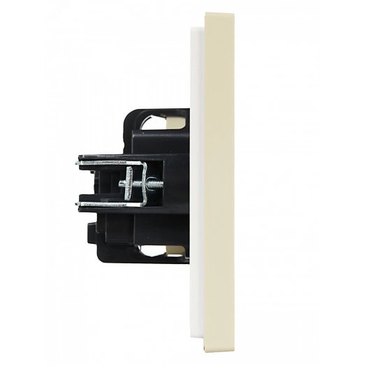 FORTE&PIANO Розетка 1-местная с заземлением с защитными шторками винтовое крепление 16А FP415 ваниль IEK