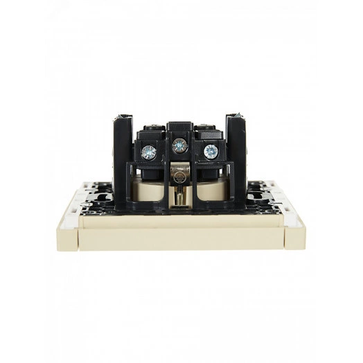 FORTE&PIANO Розетка 1-местная с заземлением с защитными шторками винтовое крепление 16А FP415 ваниль IEK