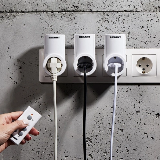 Радиоуправляемая розетка c пультом RX-003 (один пульт, три розетки) 10А/30м