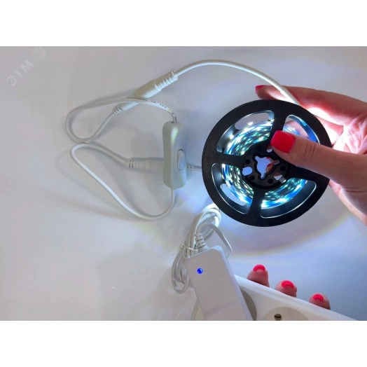 Комплект светодиодной ленты ULS-Q721 2835-60LED-m-IP20-25м-DW RRP24C00 25м IP20 Холодный Адаптер 24Вт