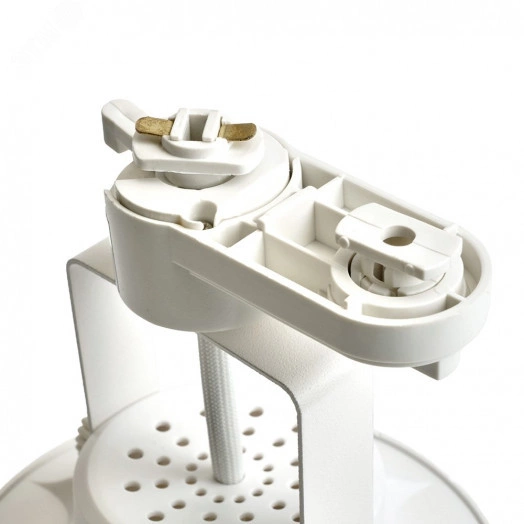 Светильник трековый на шинопровод ДПО GX70 без лампы белый