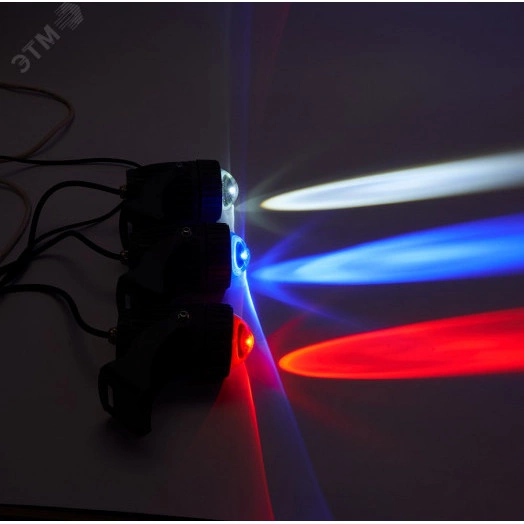 Прожектор светодиодный ДО-8w 2700К IP65