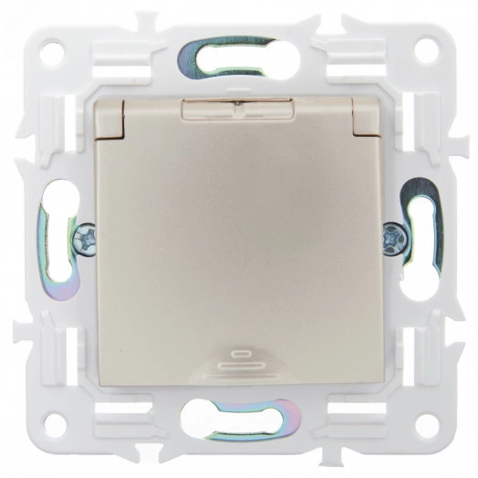 SKANDY Розетка 1-местная с заземлением с защитными шторками и крышкой 16А IP44 SK-R11Sh шампань IEK