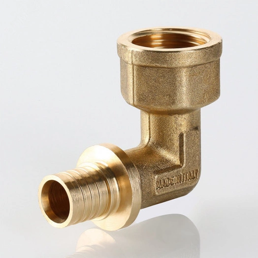 Угольник надвижной с переходом на вн.р 32(4,4) х 1'