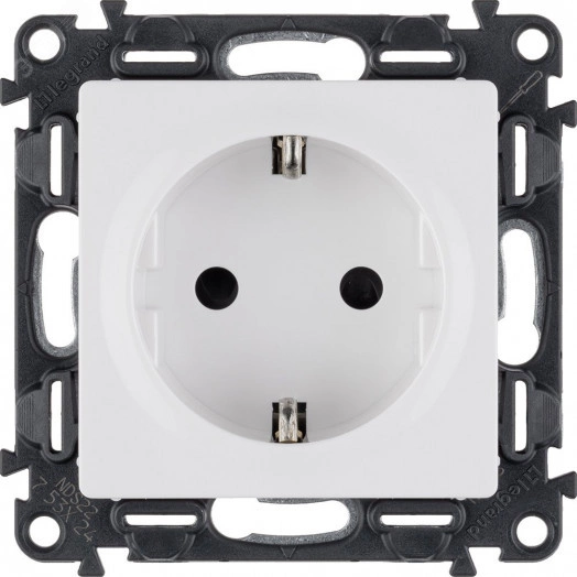 Valena LIFE Розетка силовая 2К+З 16А 250В с лицевой панелью винтовые зажимы белая