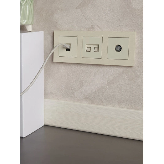 BRITE Розетка компьютерная RJ45 кат.6 РК11-БрКр бежевый IEK